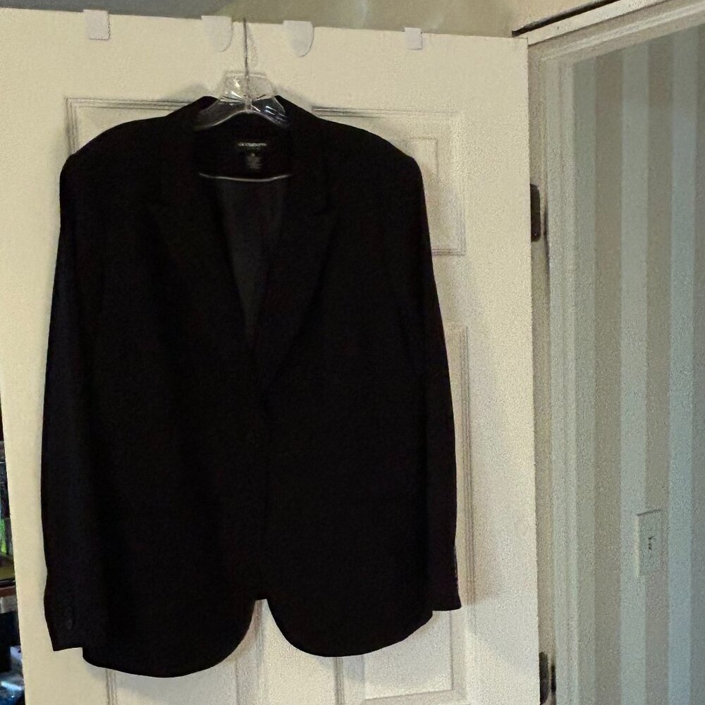 Women's Liz Claiborne basic black blazer, Size 18